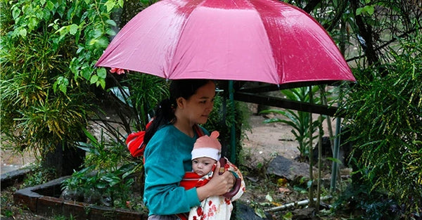 10 Ways to Keep Baby Dry & Comfortable in Monsoon
