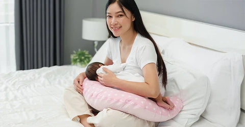 How to Use a Feeding Pillow the Right Way? Benefits of a Feeding Pillow