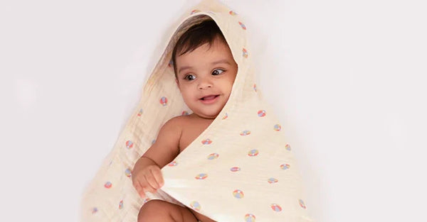 Baby Bath Time Guide: Creating a Safe and Enjoyable Routine with Hooded Towels