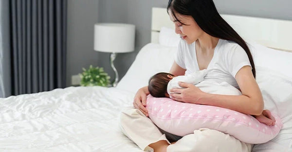 What Is a Feeding Pillow & How Does It Help Indian Moms